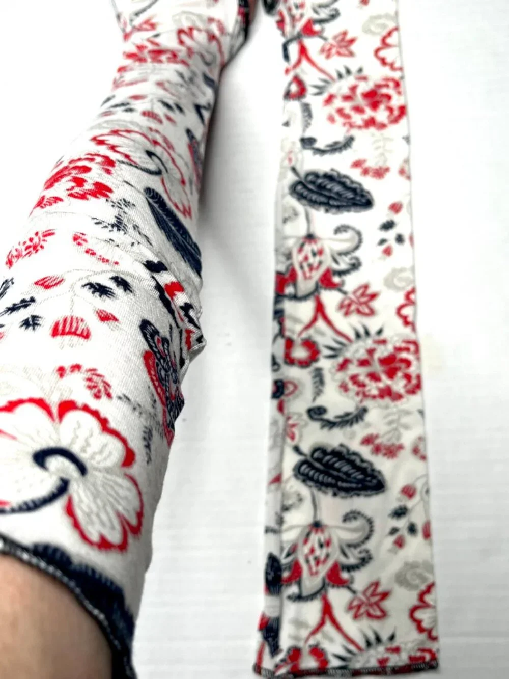 Floral Arm Warmers Red Black White Fingerless Lightweight Driving Sleeves Covers